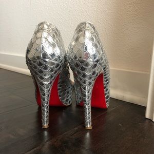 Christian Louboutin Prive 120 Poseidon Heels